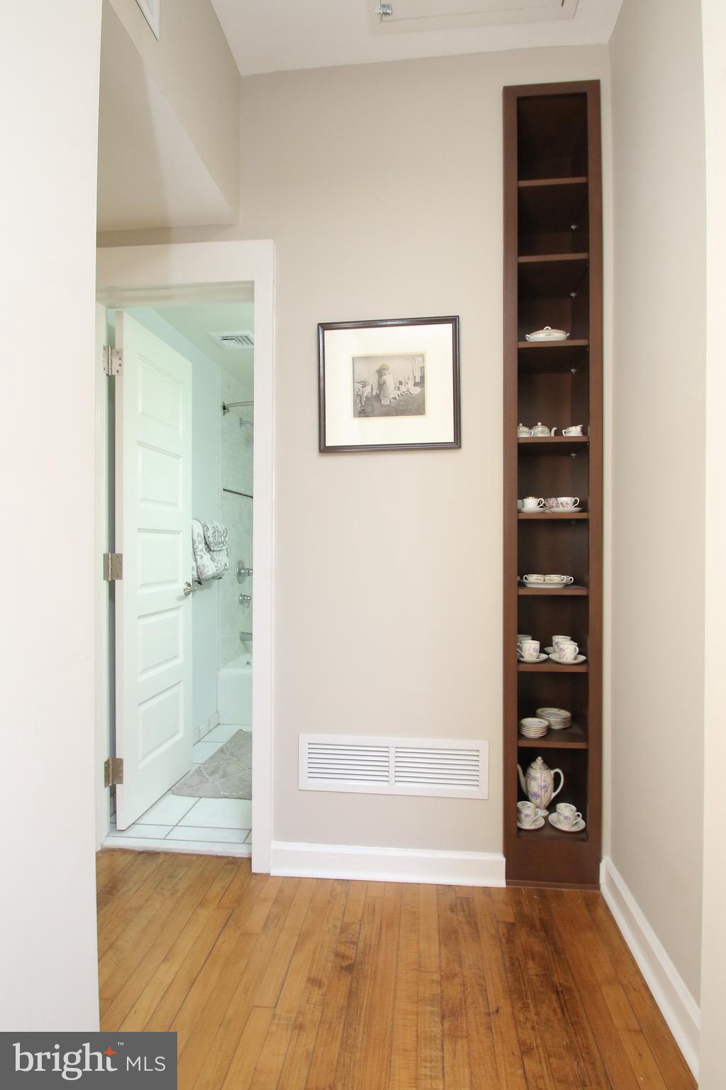 2009 Spruce Street, Unit B Philadelphia, PA 19103 - Photo 41 of 44