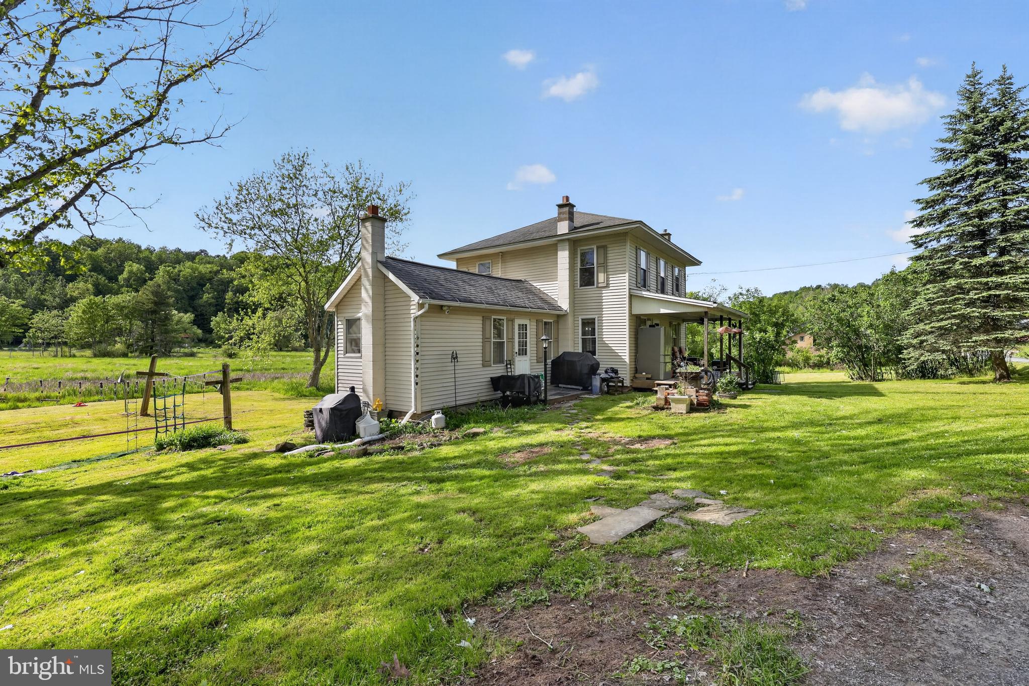 91 S Road New Albany, PA 18833 - Photo 2 of 29