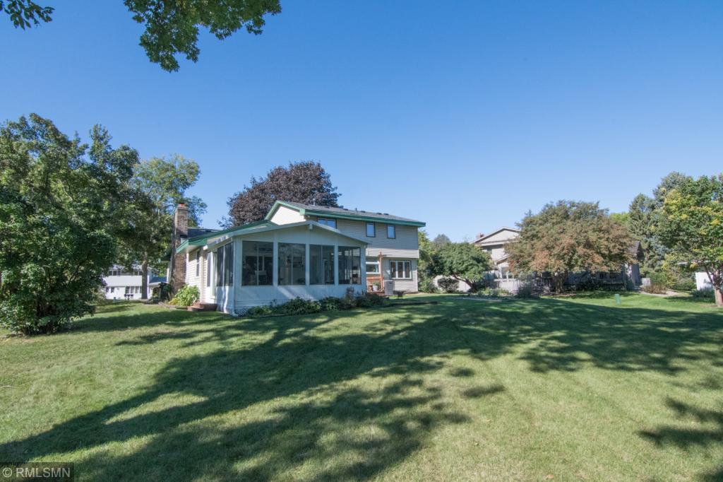 9607 Palmer Road Bloomington, MN 55437 - Photo 3 of 25 Gallery Image 3