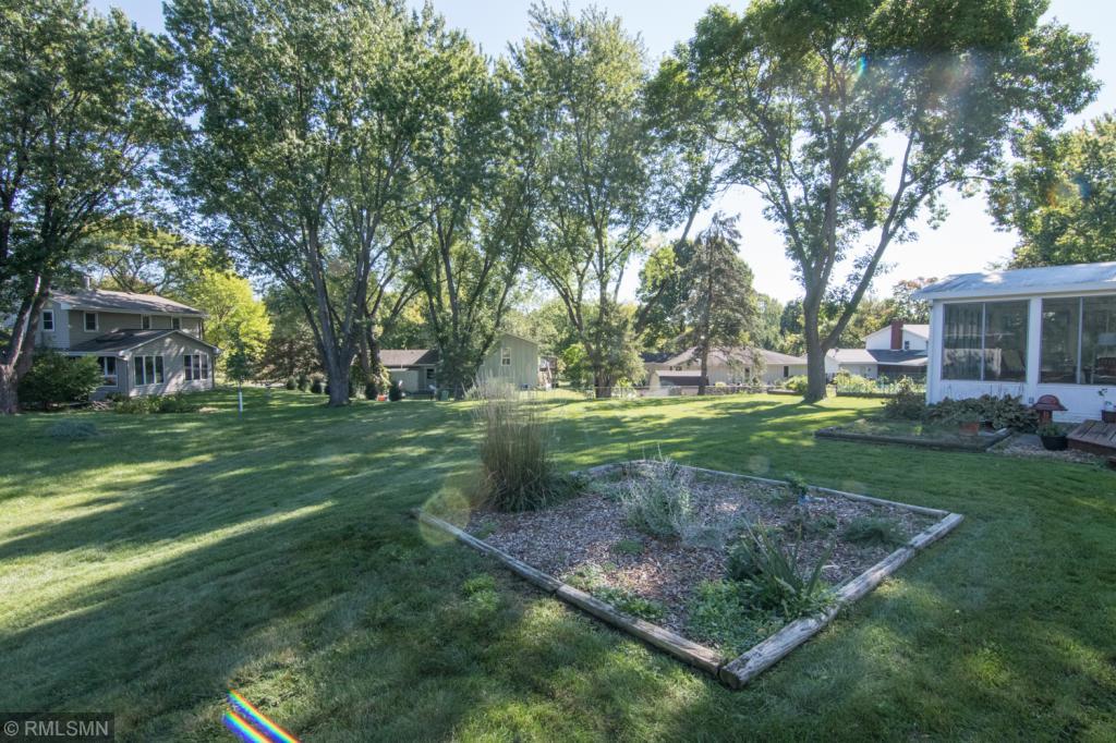 9607 Palmer Road Bloomington, MN 55437 - Photo 6 of 25 Gallery Image 6