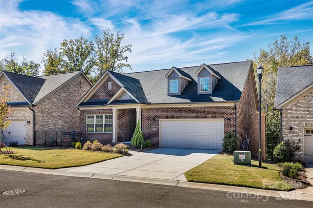 $650,000 | 2031 New Style Way, Tega Cay, SC 29708
