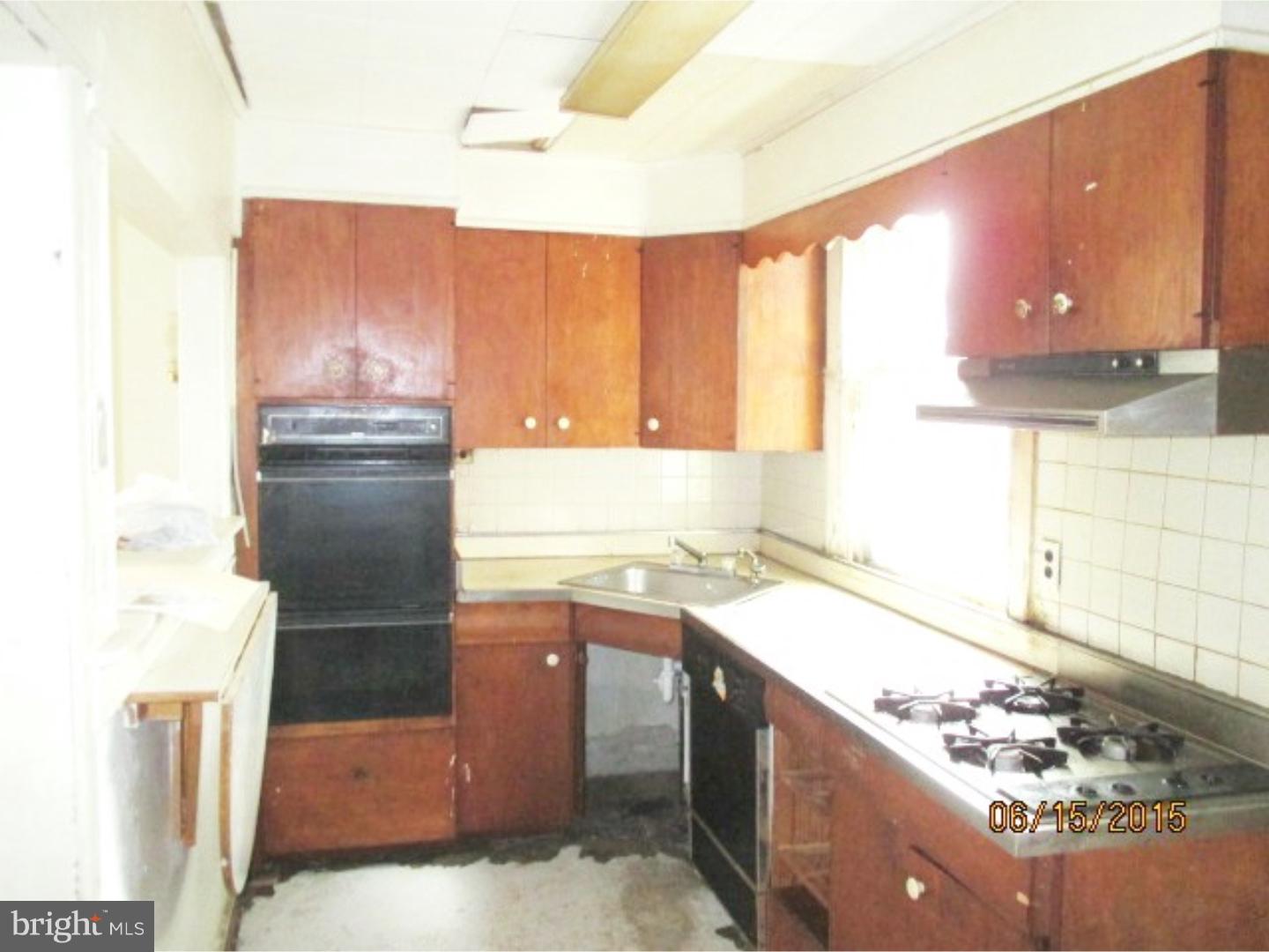 7204 Bradford Road Upper Darby, PA 19082 - Photo 6 of 15 Kitchen