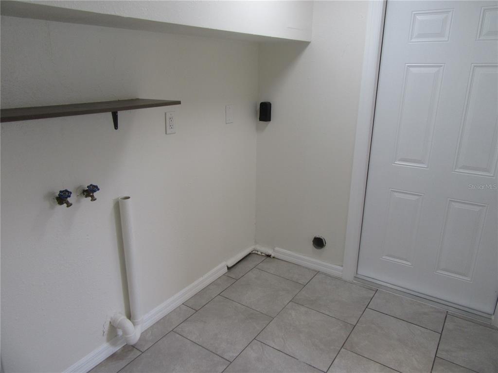 11913 104th Street Largo, FL 33773 - Photo 22 of 34 a view of bathroom