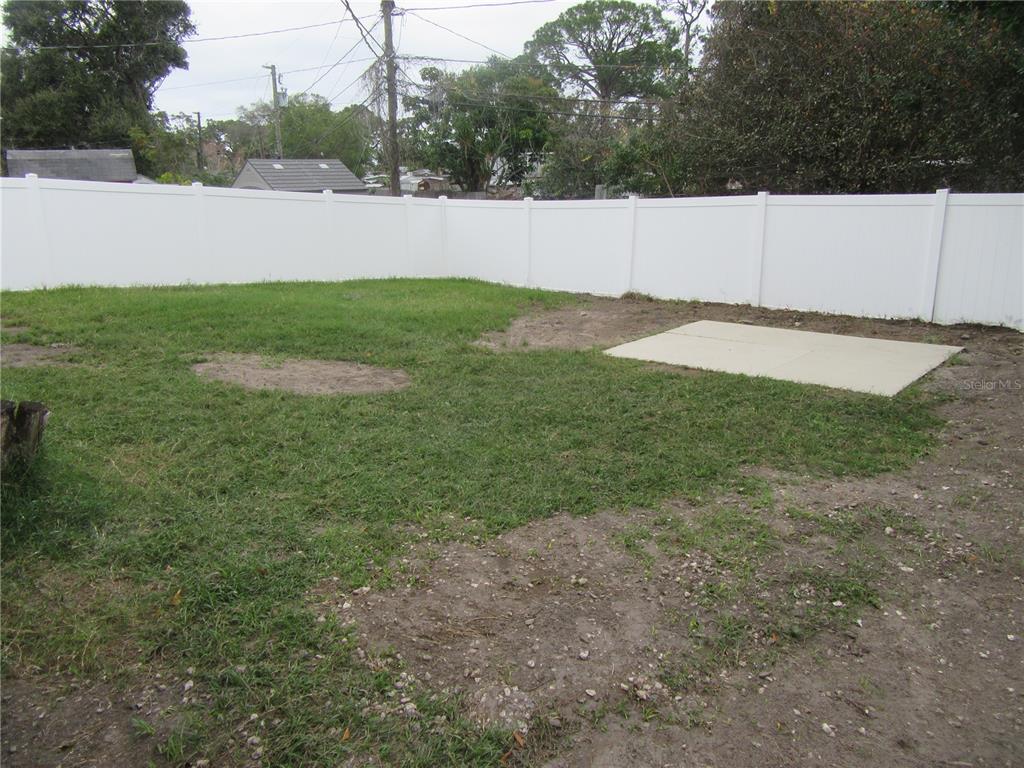 11913 104th Street Largo, FL 33773 - Photo 33 of 34 a view of back yard