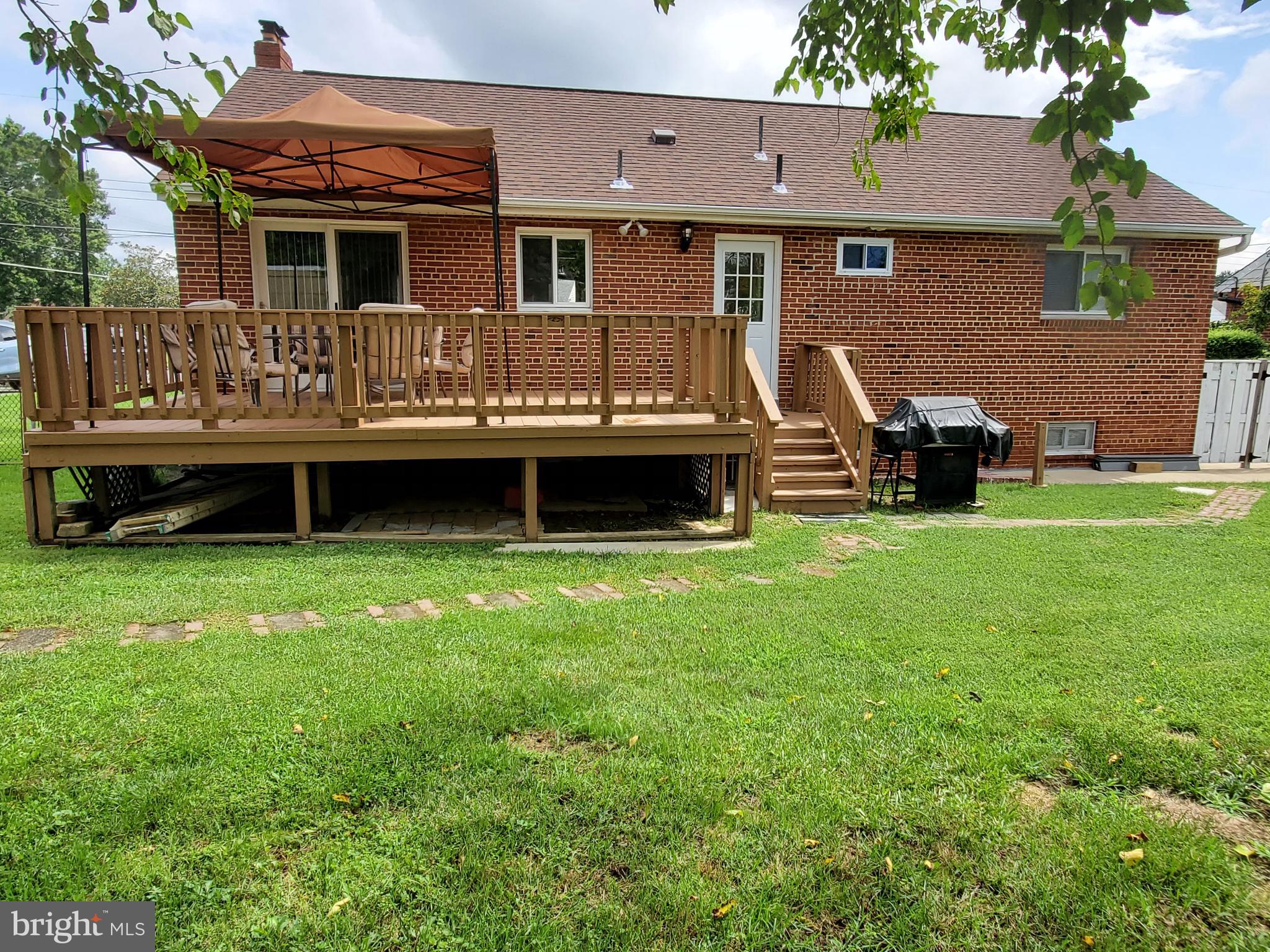 6002 Grayson Street Springfield, VA 22150 - Photo 11 of 81 Gallery Image 11