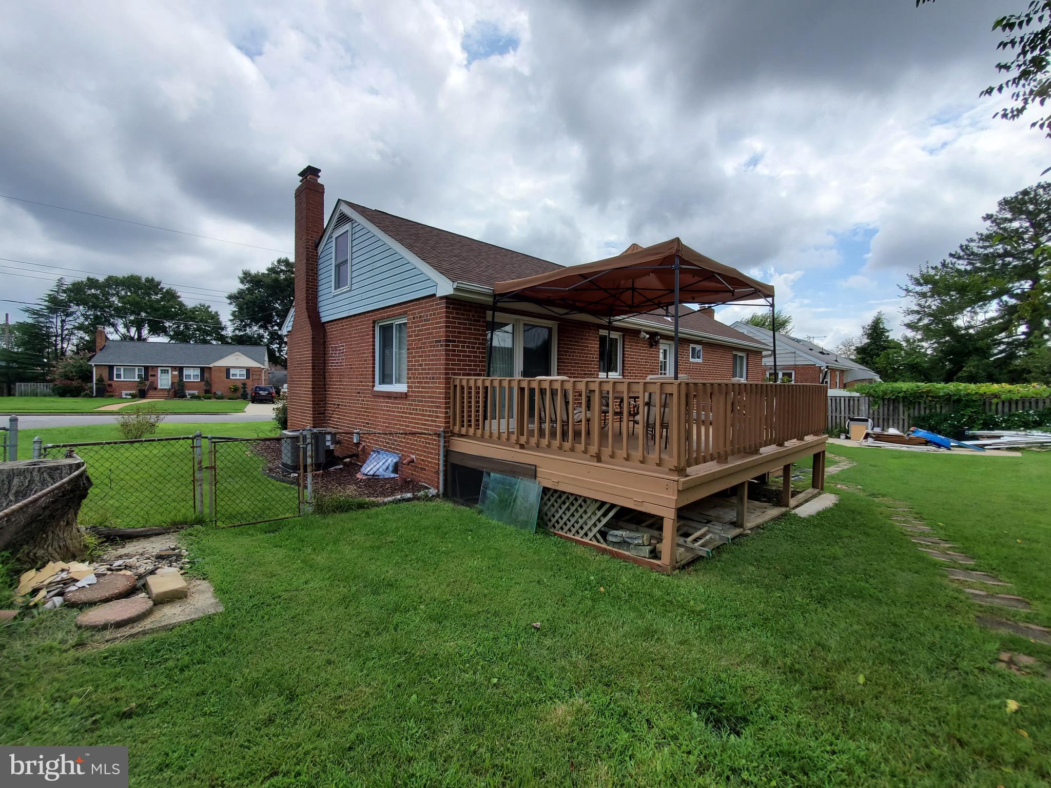 6002 Grayson Street Springfield, VA 22150 - Photo 7 of 81 Gallery Image 7