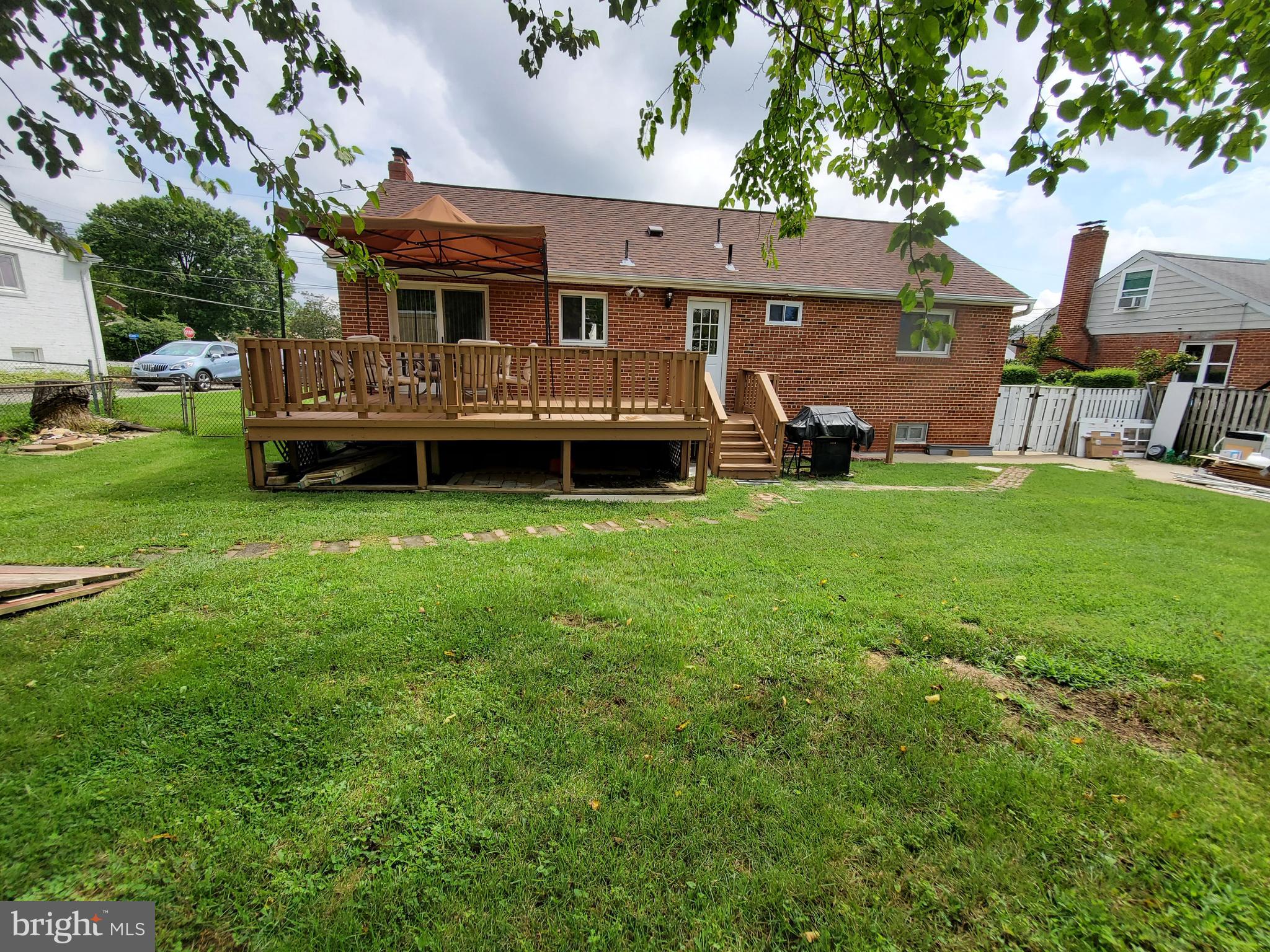 6002 Grayson Street Springfield, VA 22150 - Photo 8 of 81 Gallery Image 8