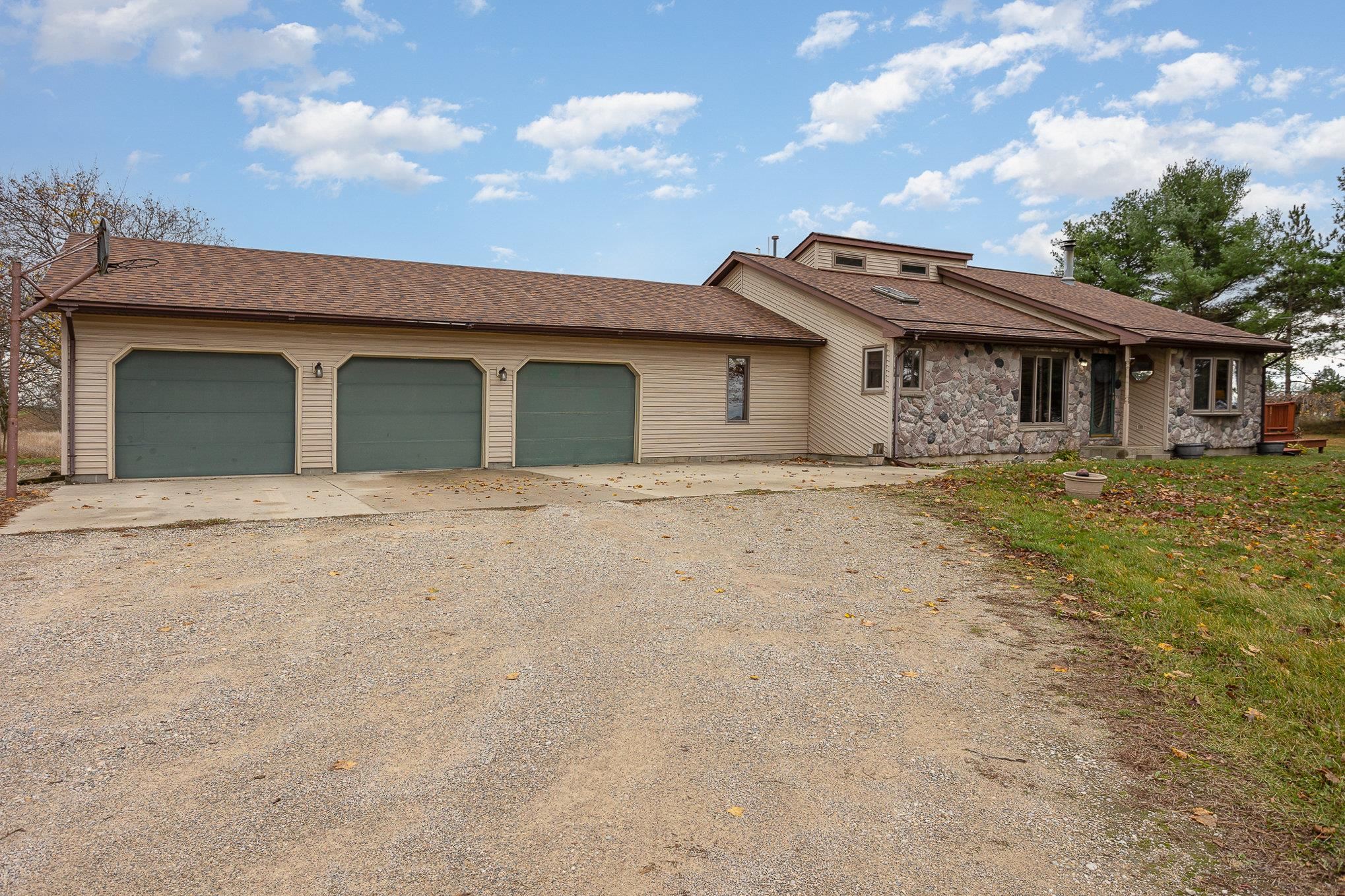 6201 South Nottawa Road Mount Pleasant, MI 48858 - Photo 7 of 32 1928859-34a07171-58fb-473a-9a04-cea34c60a071.JPG