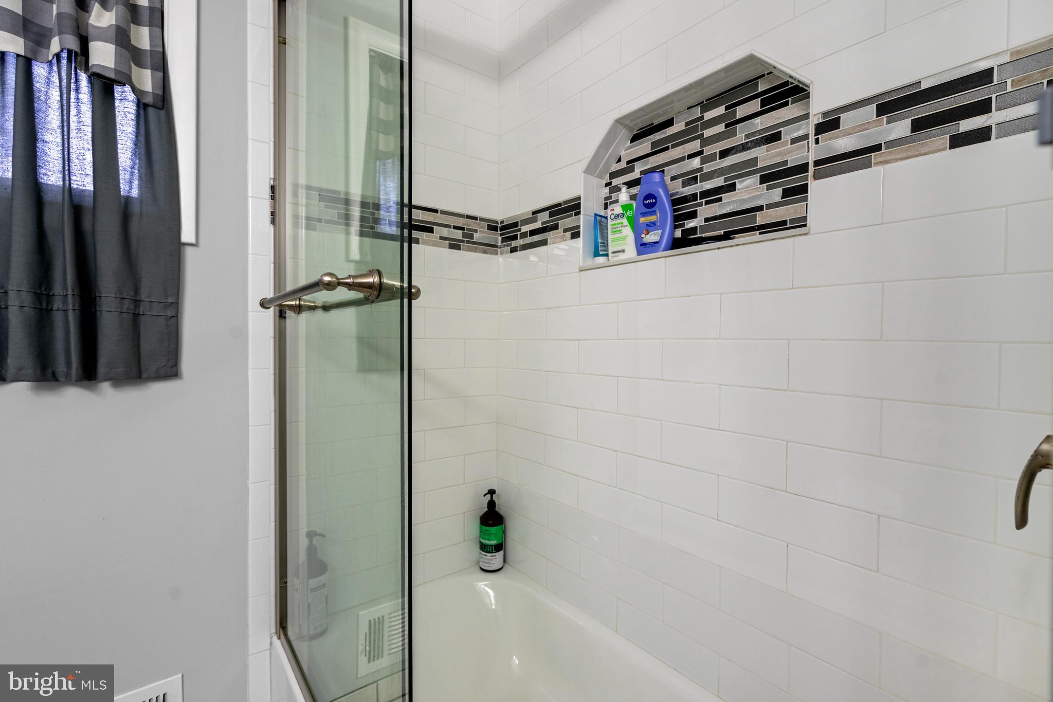 8518 Oakford Drive Springfield, VA 22152 - Photo 10 of 14