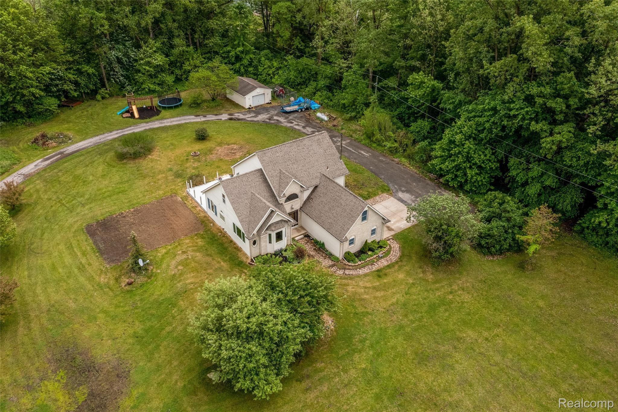 13034 Capernall Road Carleton, MI 48117 - Photo 32 of 44 Drone6.jpg