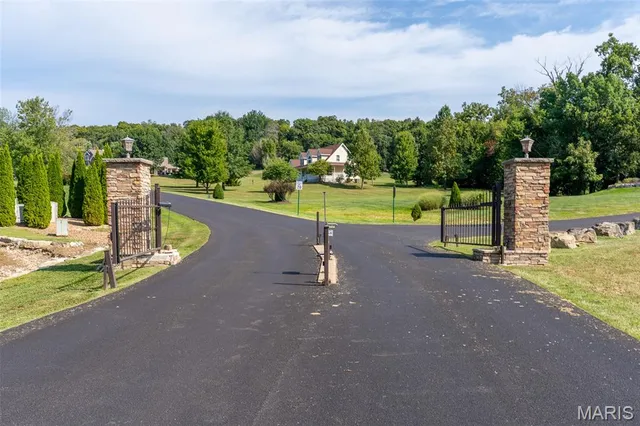 $225,000 | 4413 Arrowhead Ridge Lane, Augusta, MO 63332