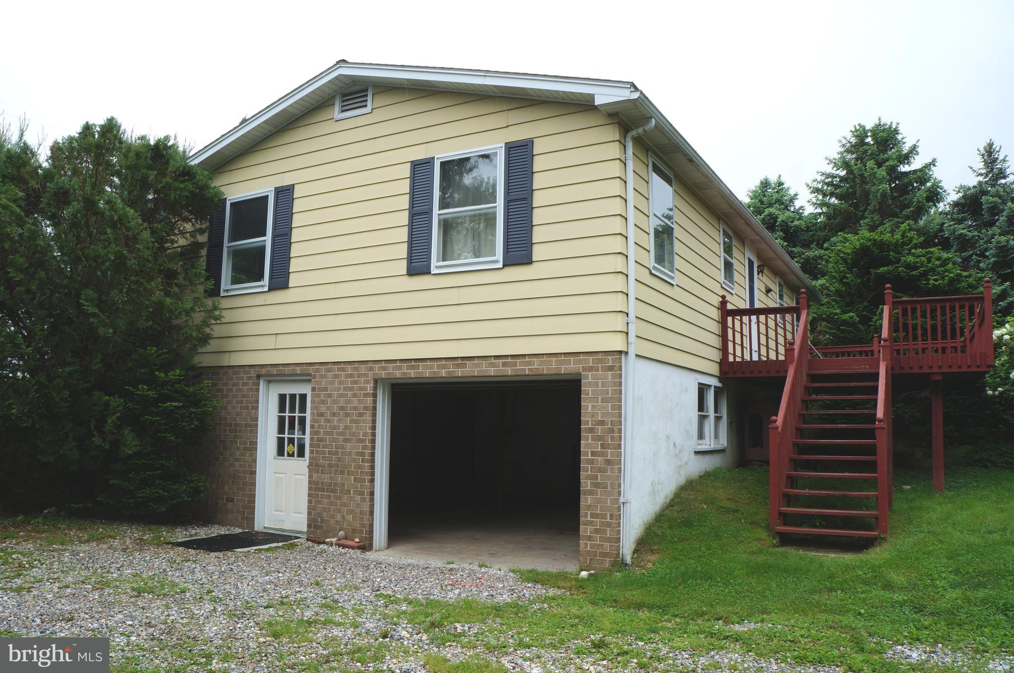 18 Highland Rd Spring Grove Pa Spring Grove, PA 17362 - Photo 2 of 21