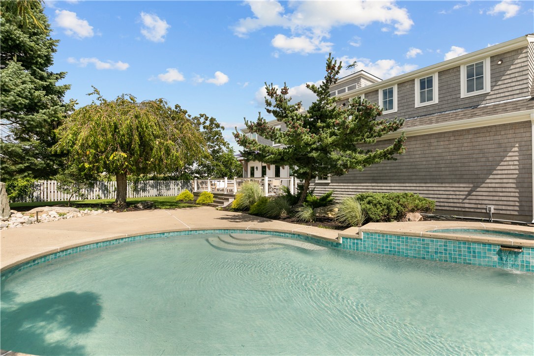 2040 East Main Road Portsmouth, RI 02871 - Photo 6 of 50 Gallery Image 6