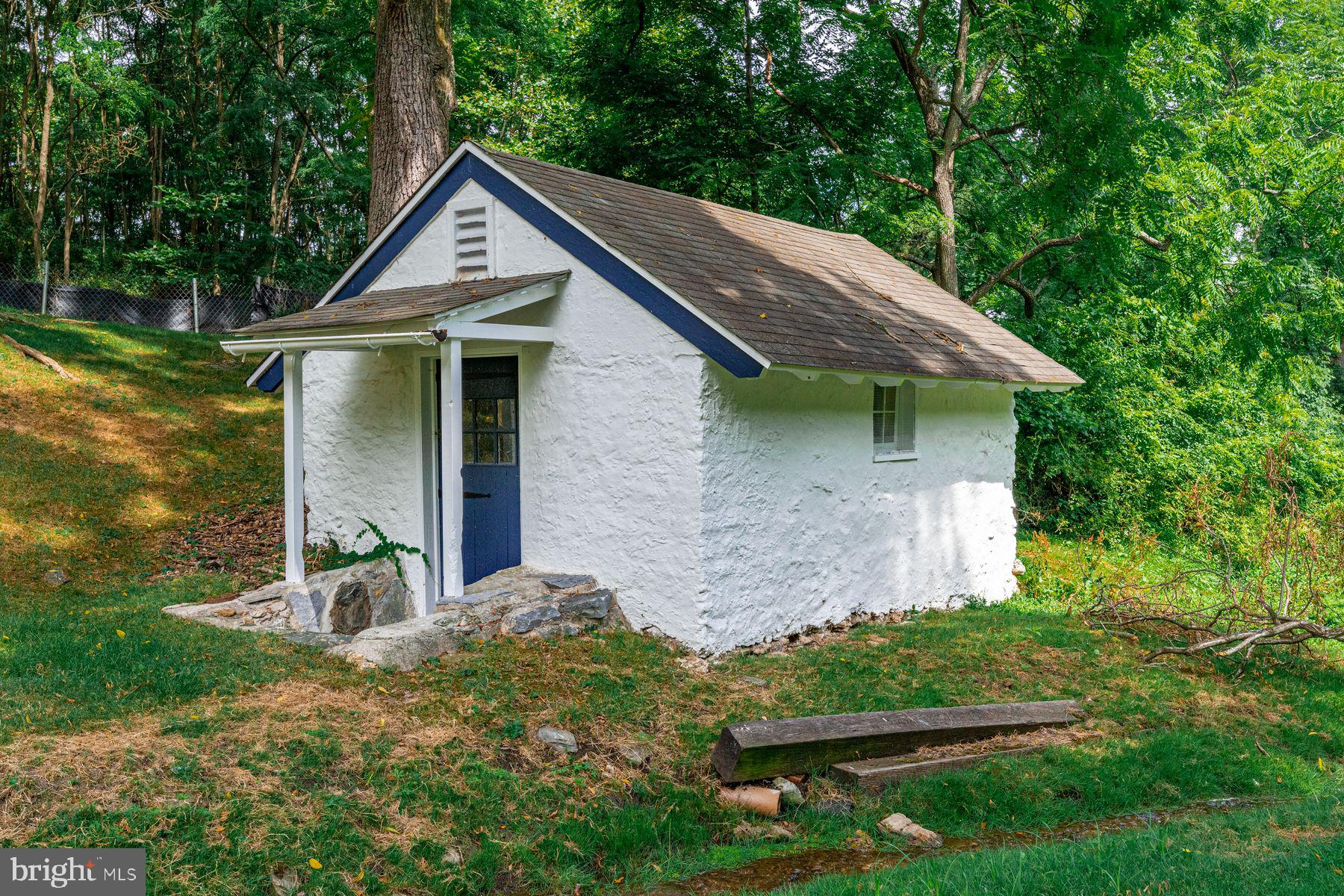 378 Bear Hill Road Paoli, PA 19301 - Photo 5 of 40