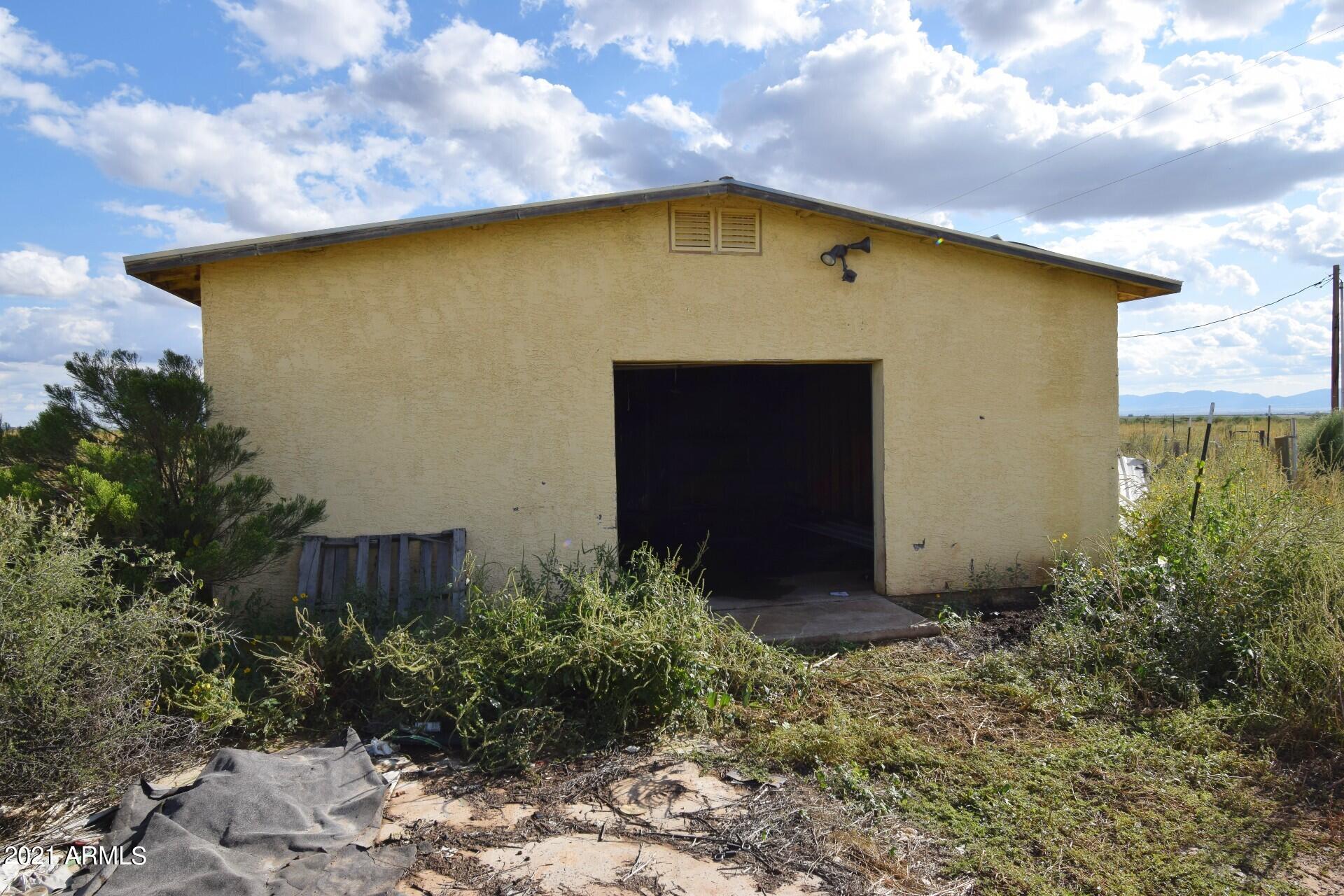 6768 South Wayward Winds Road Willcox, AZ 85643 - Photo 19 of 22 Detached Garage/Shop