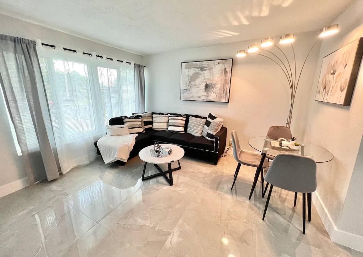 1353 9th Street West Palm Beach, FL 33401 - Photo 3 of 21 photo_5159174820183780459_y