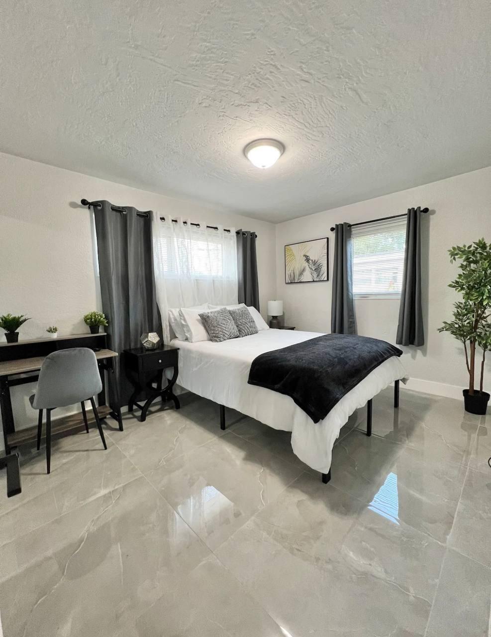 1353 9th Street West Palm Beach, FL 33401 - Photo 8 of 21 photo_5159174820183780454_y