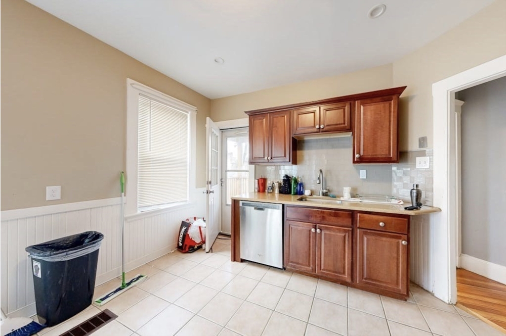 84 Bailey Street Boston, MA 02124 - Photo 10 of 38