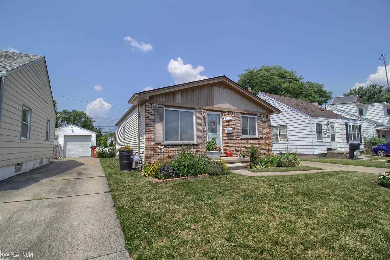 21789 Rausch Avenue Eastpointe, MI 48021 - Photo 3 of 27