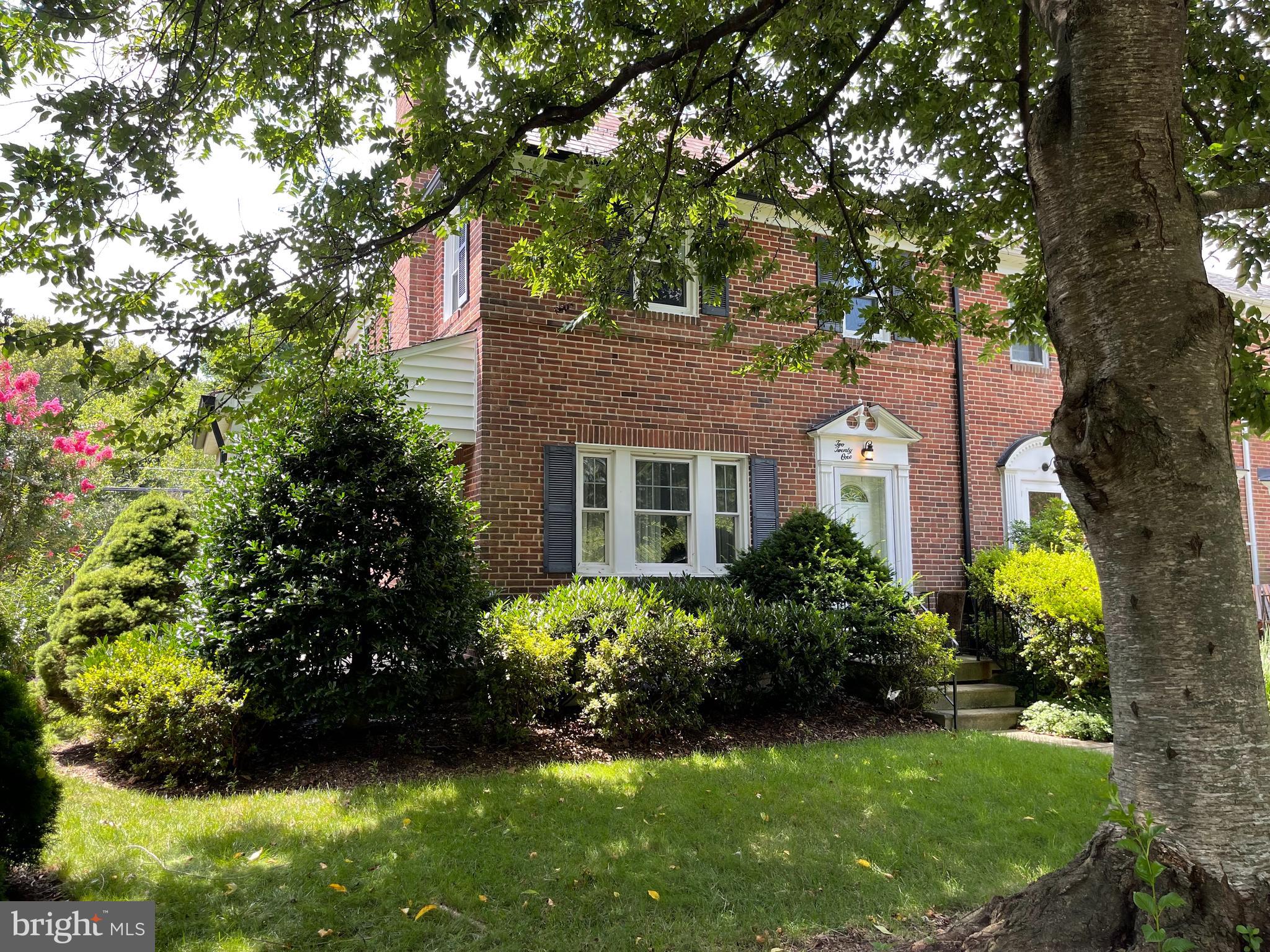221 Dumbarton Road Baltimore, MD 21212 - Photo 5 of 8 Exterior front