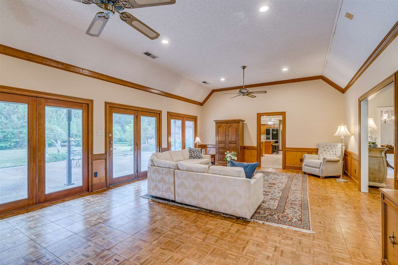 488 North Walnut Bend Road Cordova, TN 38018 - Photo 6 of 25 Gallery Image 6