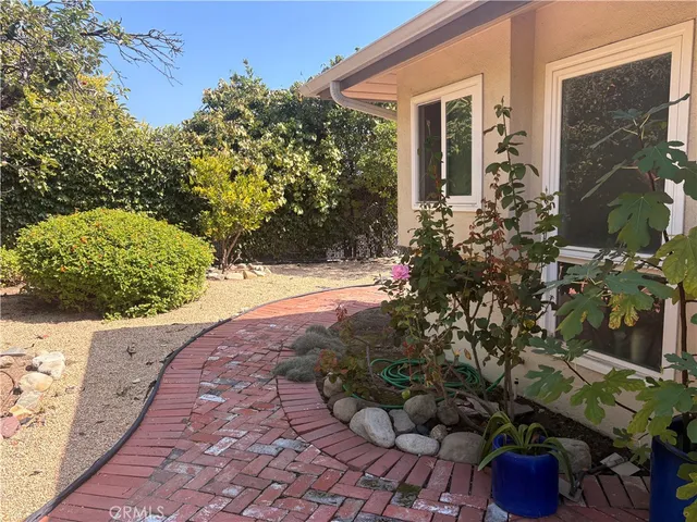 $1,695,000 | 95 West Laurel Avenue, Sierra Madre, CA 91024
