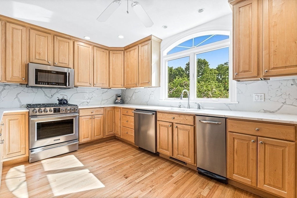 38 Winslow Road Reading, MA 01867 - Photo 12 of 40