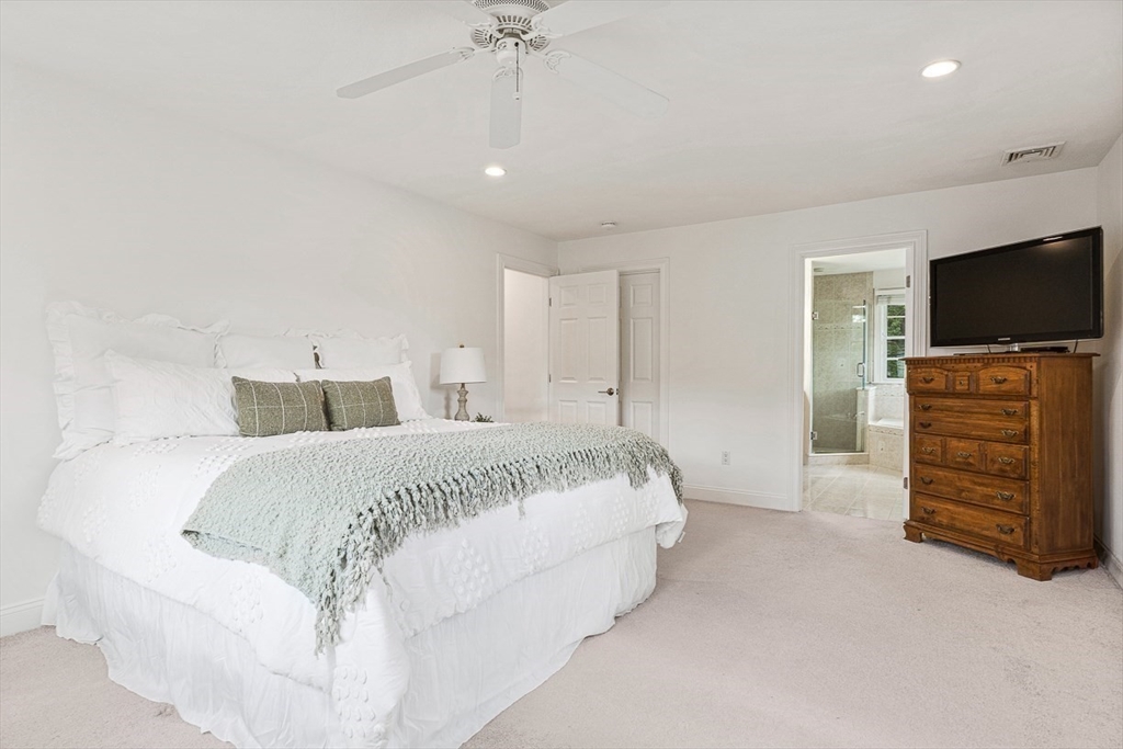 38 Winslow Road Reading, MA 01867 - Photo 22 of 40