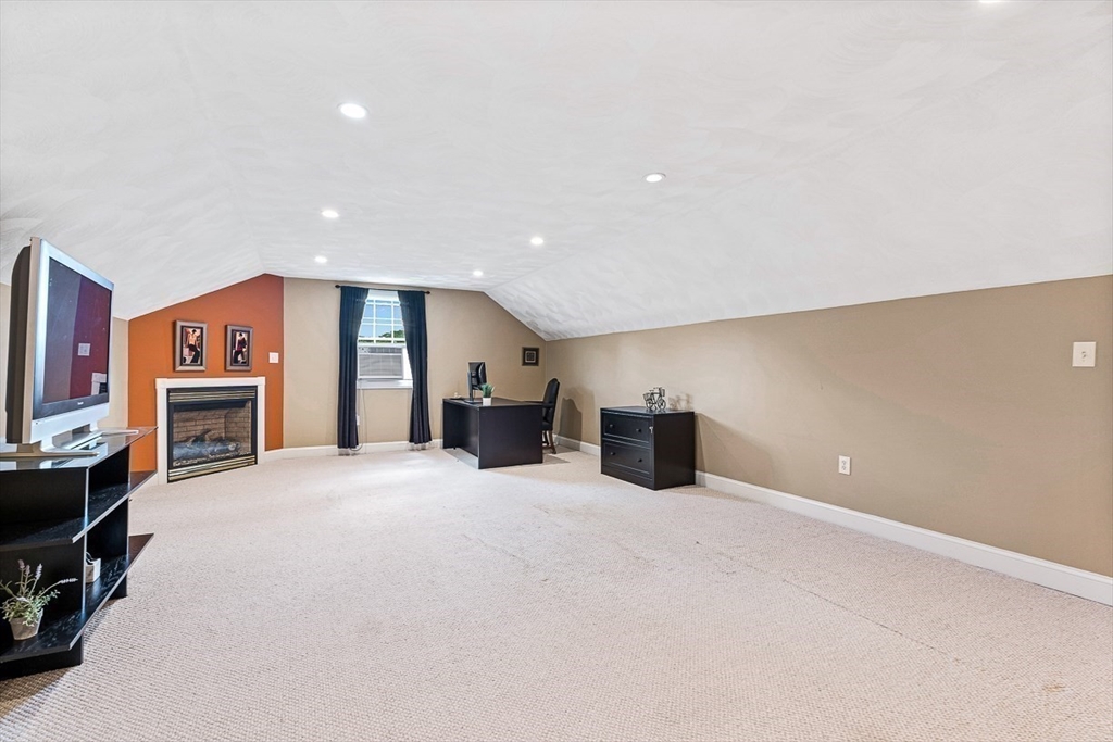 38 Winslow Road Reading, MA 01867 - Photo 32 of 40