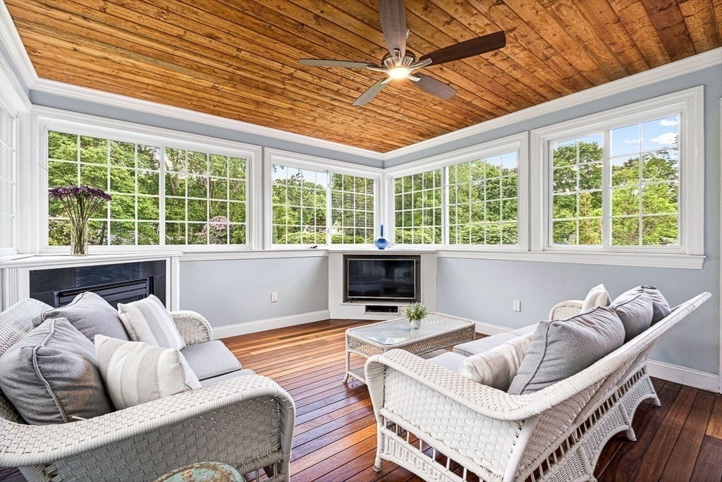 38 Winslow Road Reading, MA 01867 - Photo 6 of 40