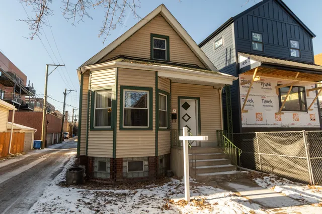 $574,900 | 2814 North Maplewood Avenue, Chicago, IL 60618