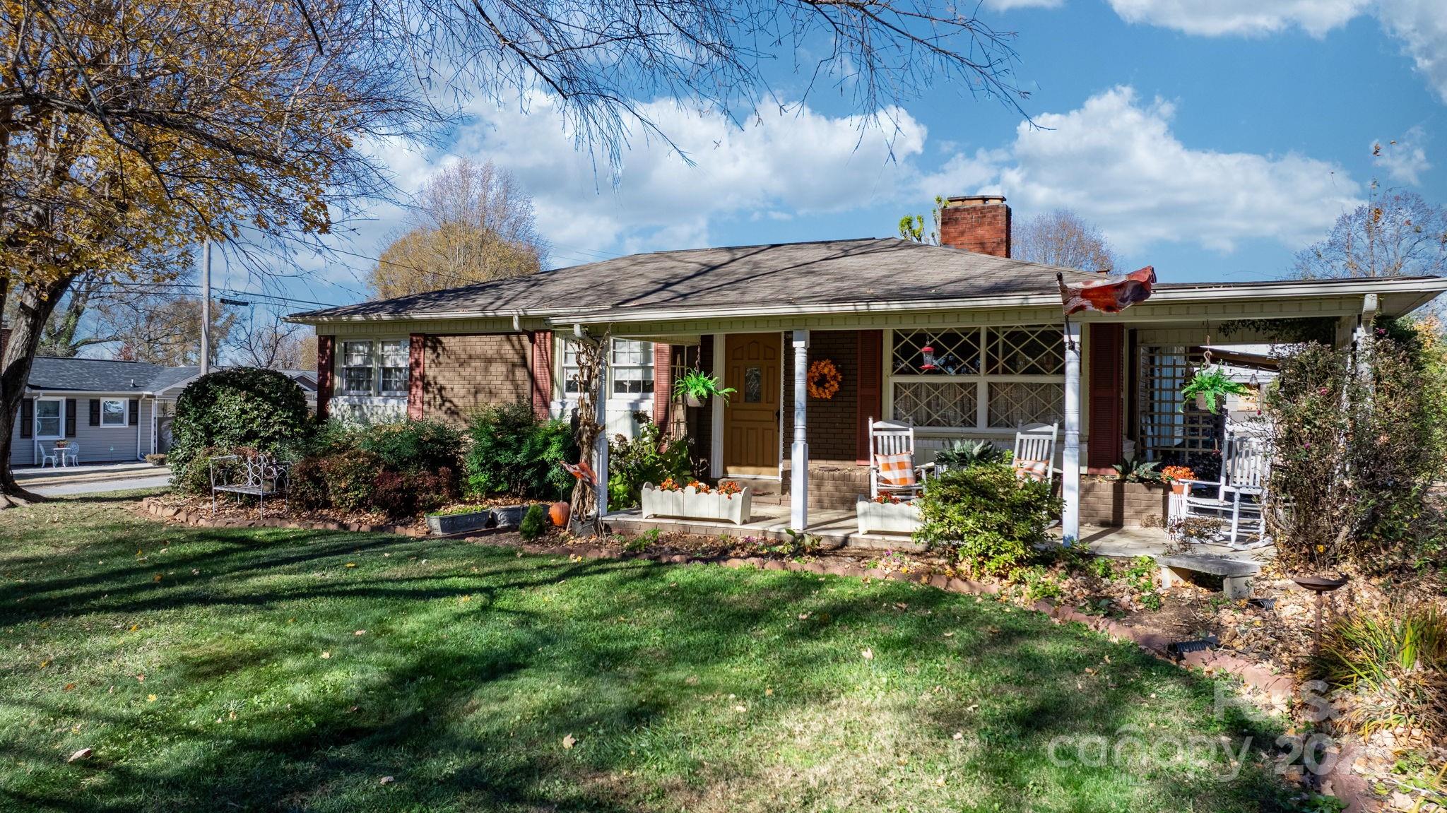 901 Union Street Maiden, NC 28650 - Photo 25 of 37 a view of a house with backyard garden and sitting area