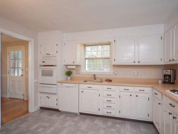 15 Tamarack Road Medfield, MA 02052 - Photo 8 of 23 Gallery Image 8