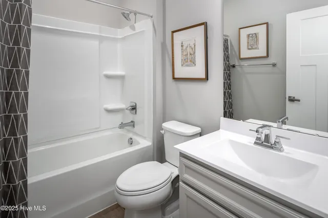 $379,990 | 4016 Farmfield Drive, Leland, NC 28451