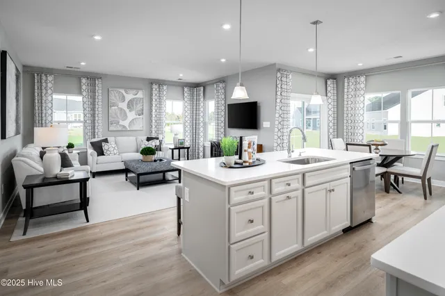 $379,990 | 4016 Farmfield Drive, Leland, NC 28451