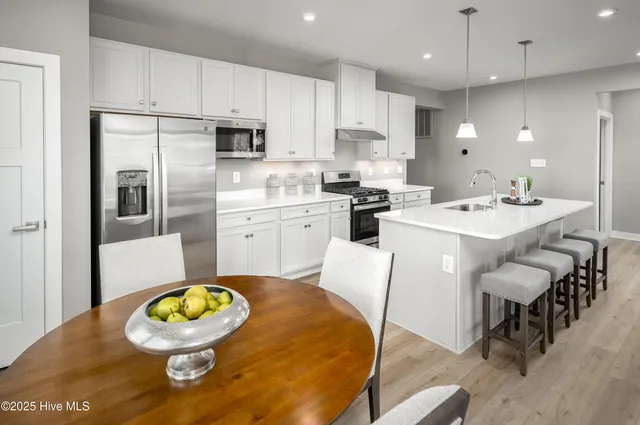 $379,990 | 4016 Farmfield Drive, Leland, NC 28451