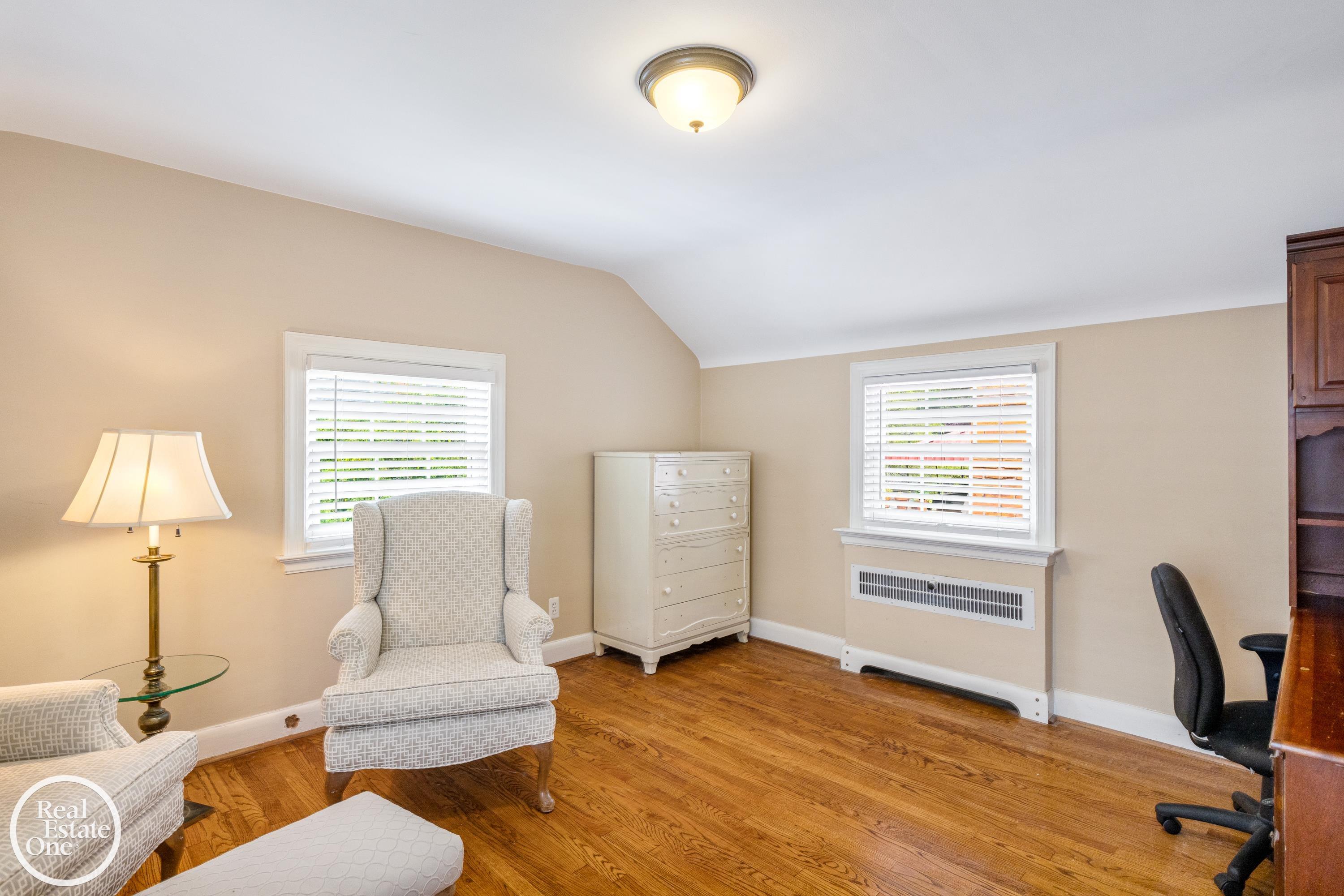 287 McMillan Road Grosse Pointe, MI 48236 - Photo 41 of 57 50145562-0c2ee9ee-6972-44b1-bf34-ed301465faea.JPG