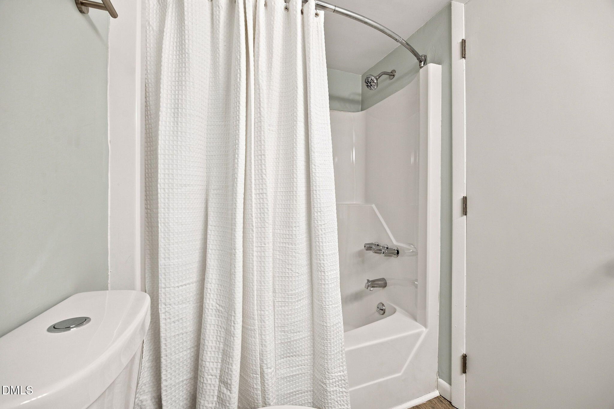 642 Pine Ridge Place Raleigh, NC 27609 - Photo 22 of 35 25-web-or-mls-IMG_4378_edit