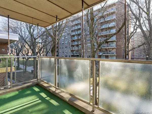 a picture of a park