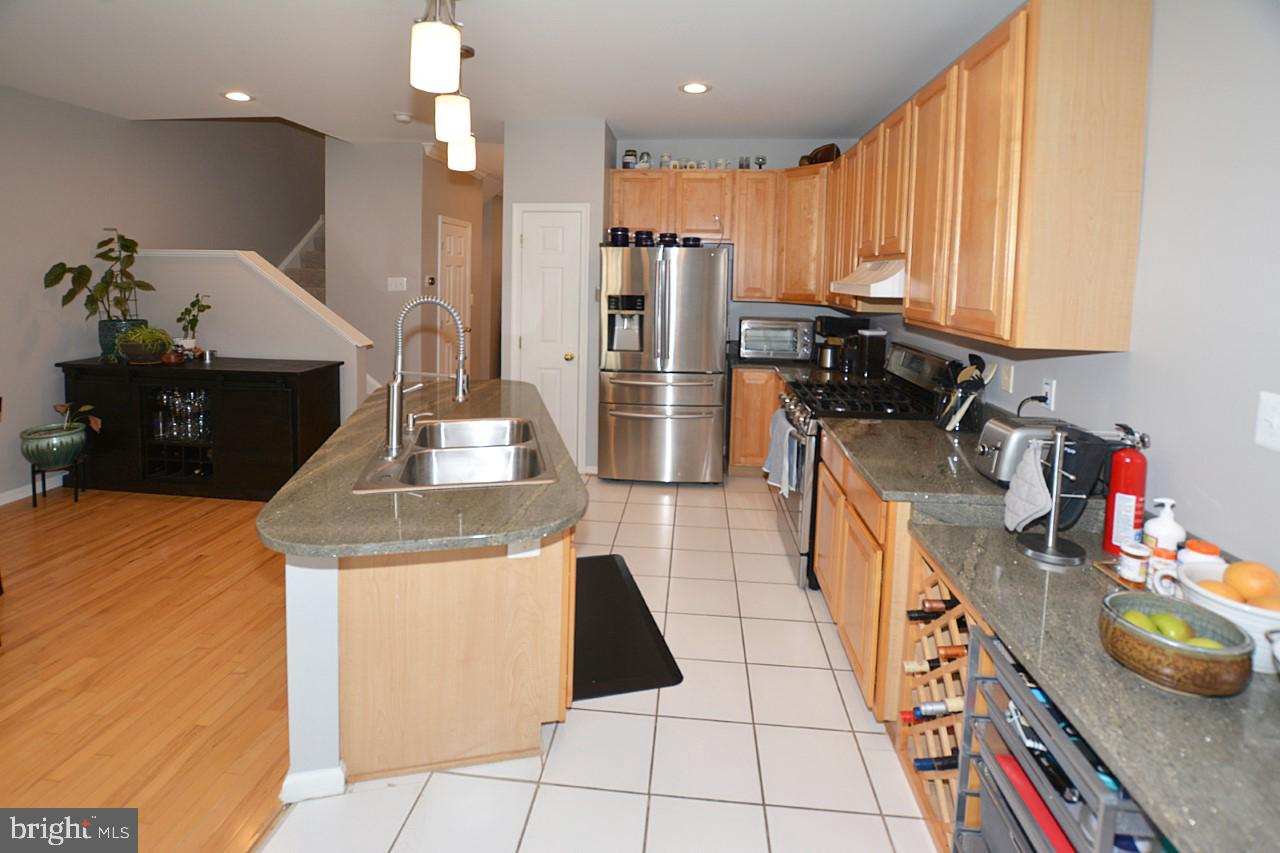 1272 Vintage Place Reston, VA 20194 - Photo 12 of 55 Kitchen with tile flooring