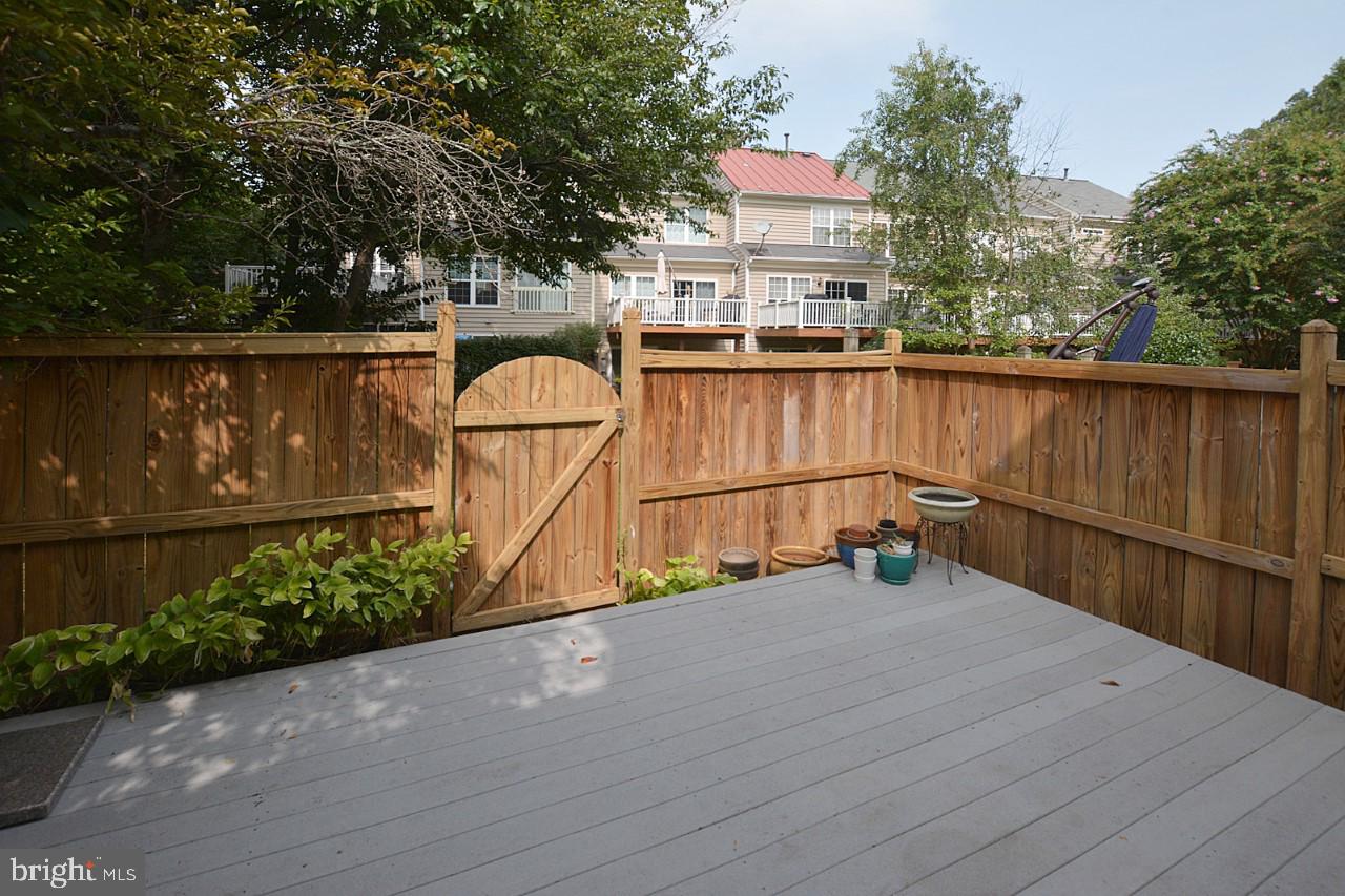 1272 Vintage Place Reston, VA 20194 - Photo 18 of 55 Deck and fenced yard