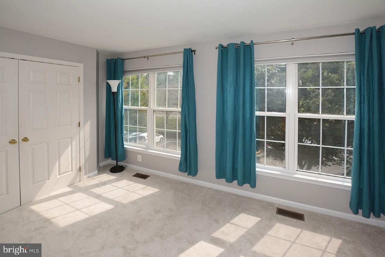 1272 Vintage Place Reston, VA 20194 - Photo 19 of 55 2nd bedroom upper level