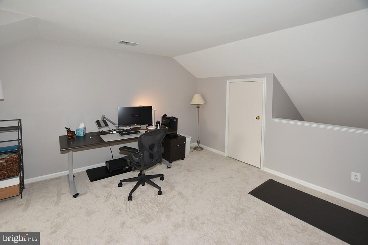 1272 Vintage Place Reston, VA 20194 - Photo 25 of 55 Loft above owners' suite