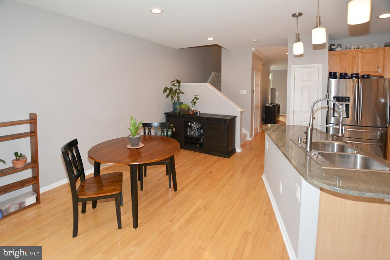 1272 Vintage Place Reston, VA 20194 - Photo 9 of 55 Dining room off kitchen