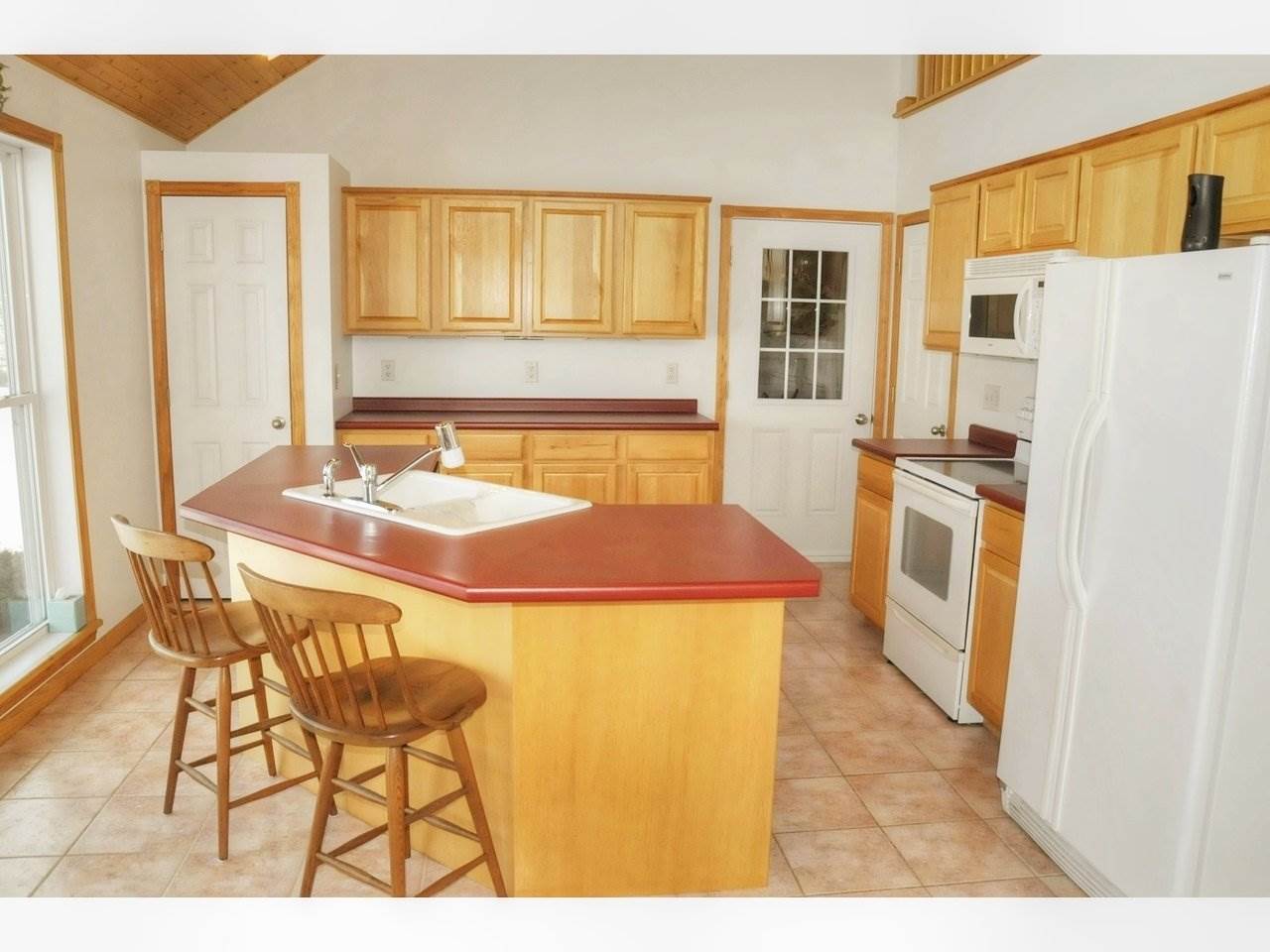 391 Maquam Shore Road Swanton, VT 05488 - Photo 6 of 39