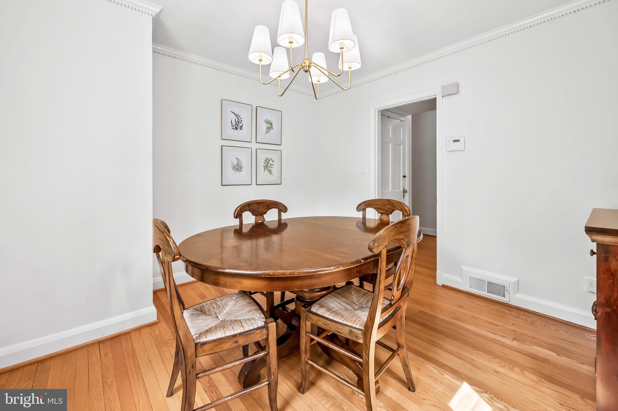 203 St Dunstans Road Baltimore, MD 21212 - Photo 12 of 42 Breakfast area/office