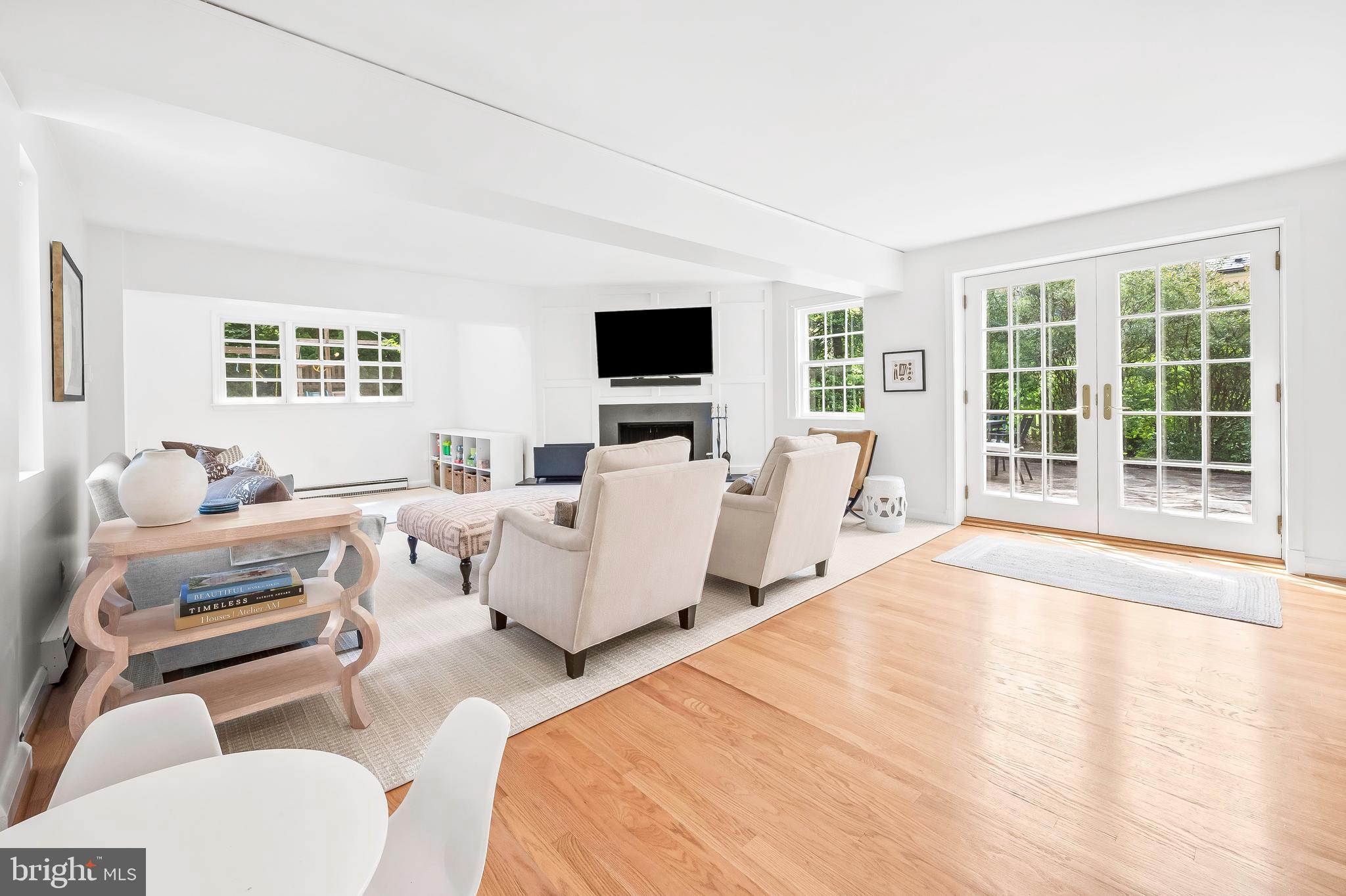 203 St Dunstans Road Baltimore, MD 21212 - Photo 13 of 42 Family room