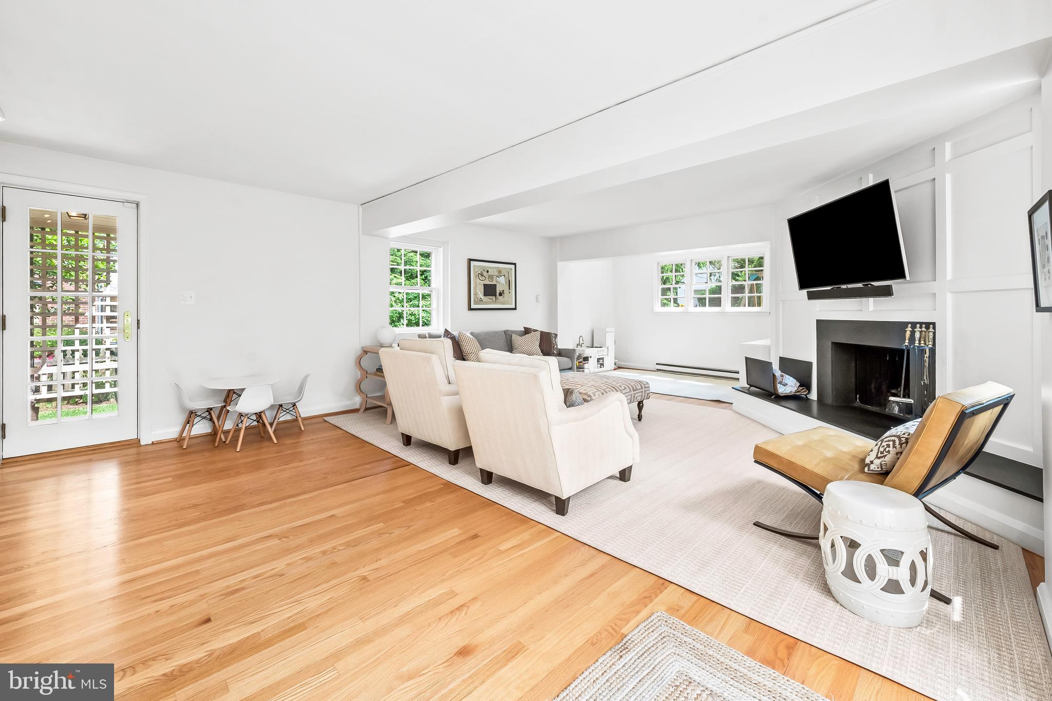 203 St Dunstans Road Baltimore, MD 21212 - Photo 14 of 42 Family room