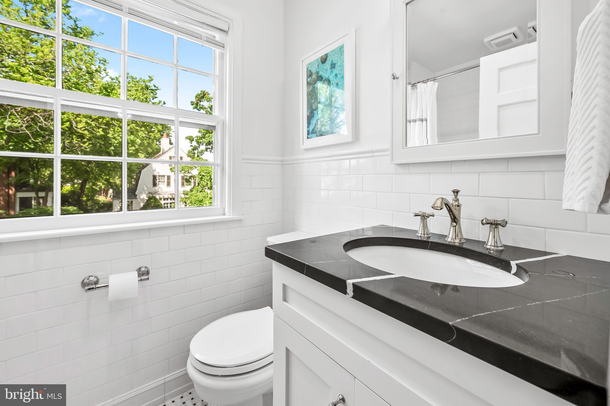 203 St Dunstans Road Baltimore, MD 21212 - Photo 28 of 42 Second floor hall bathroom