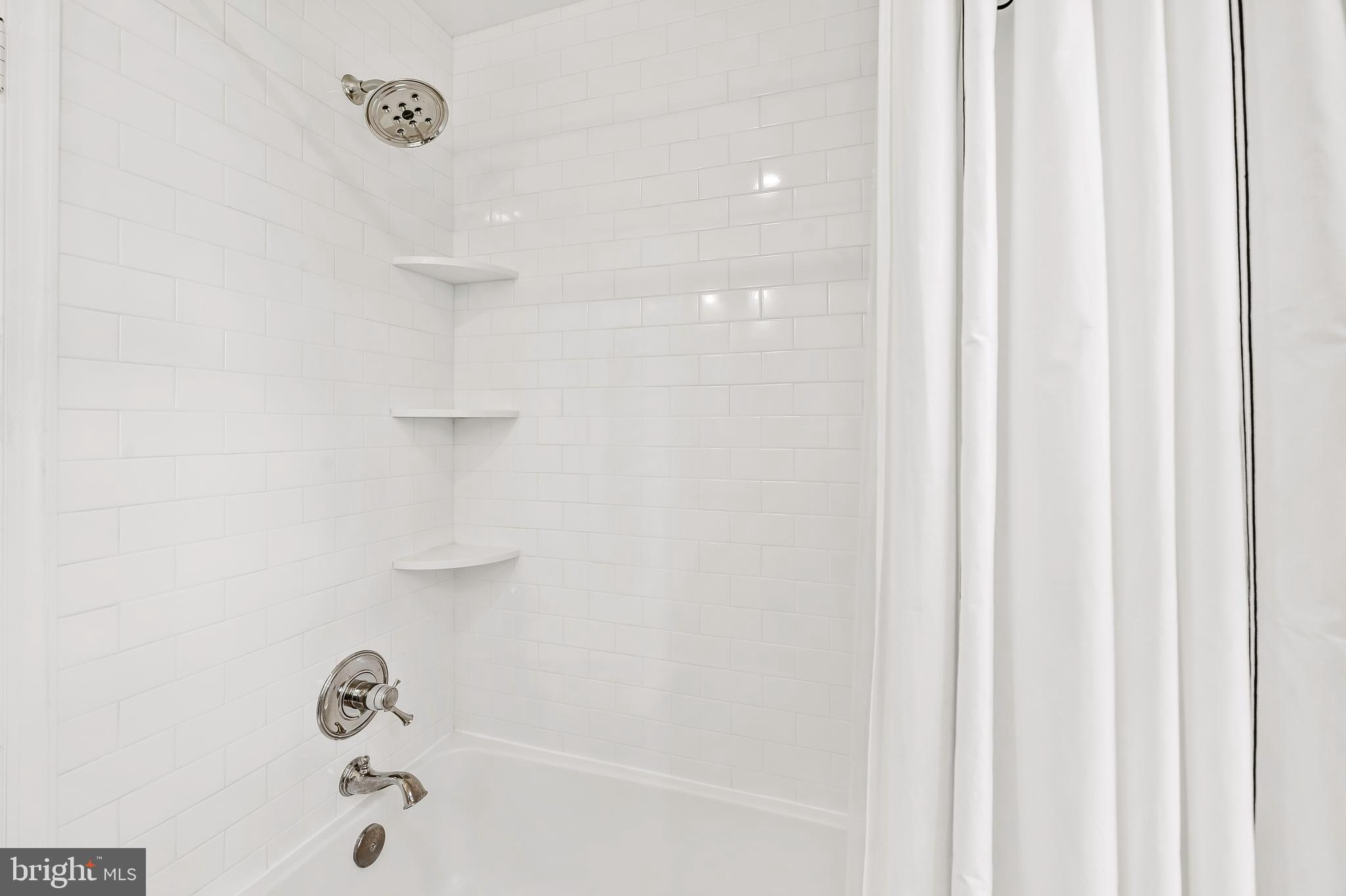 203 St Dunstans Road Baltimore, MD 21212 - Photo 29 of 42 Second floor hall bathroom